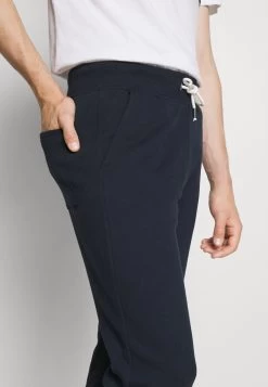 Pier One Pantaloni SportiviDark Blue Uomo Pantaloni Sportivi E Joggers PI922E03I-K12 12 Pier One Pantaloni SportiviDark Blue Uomo Pantaloni Sportivi E Joggers PI922E03I-K12 -Pier One 04e5700440b843a0b923adb3d47659b9