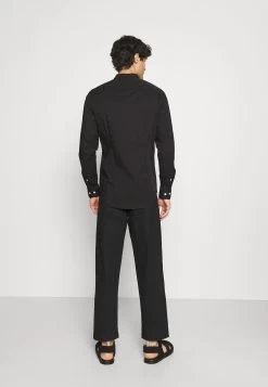 Pier One Muscle Fit Stand- Camicia - Black 12 Pier One Muscle Fit Stand- Camicia - Black -Pier One 0baebc4f5c6545e38aaa3b4f90cebbda