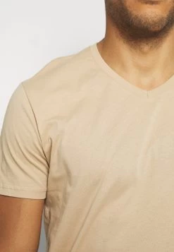 Pier One 3 PackT-Shirt BasicKhaki/Tan/Dark Blue Uomo T-shirt E Polo PI922O0QQ-N11 17 Pier One 3 PackT-Shirt BasicKhaki/Tan/Dark Blue Uomo T-shirt E Polo PI922O0QQ-N11 -Pier One 112e274a77d44bfdb30f2a1f86f0f677