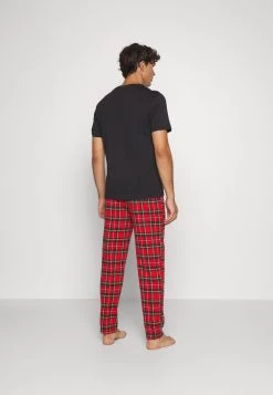 Pier One SinglePigiamaBlack/Red Uomo Per La Notte PI982M047-Q12 -Pier One 1d3cc9eeada148de9184da705c62a6b3