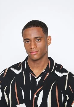 Pier One Contemporary Art Regular Resort- Camicia - Black -Pier One 209c2b8fb1b54d8599c6f0e75d4a20f4