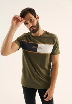 Pier One T-Shirt Con StampaOlive Uomo T-shirt E Polo PI922O0YH-N11 -Pier One 278a926a56ad48acac192ff4bf9a75a3