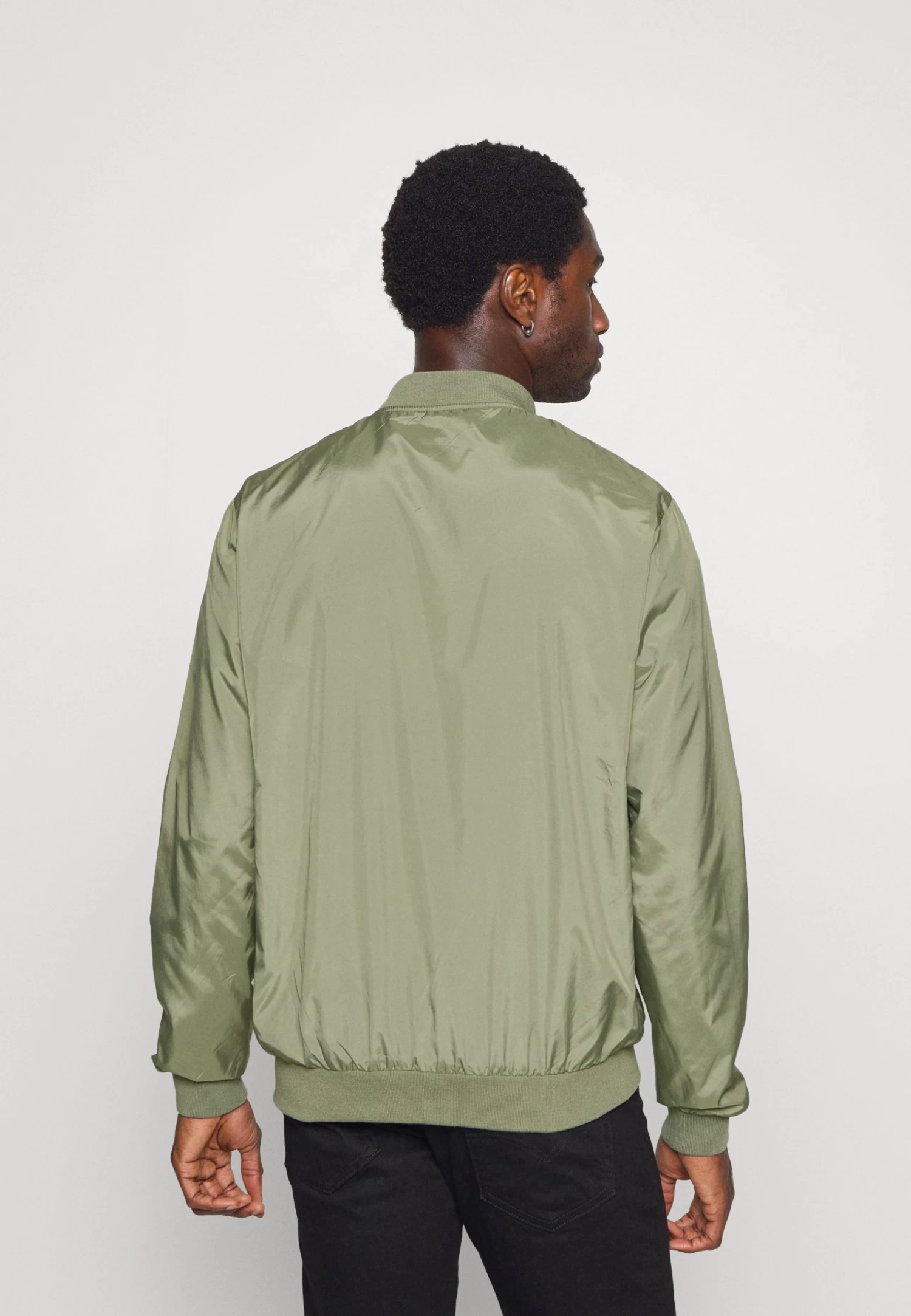 Pier One Giubbotto Bomber - Olive 5 Pier One Giubbotto Bomber - Olive - immagine 3