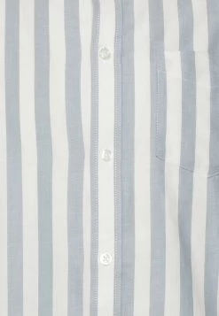 Pier One Camicia Light Blue/White Uomo Camicie PI922D0BB-K11 17 Pier One Camicia Light Blue/White Uomo Camicie PI922D0BB-K11 -Pier One 3d783698f5e04b33954b8449d3bf15ec