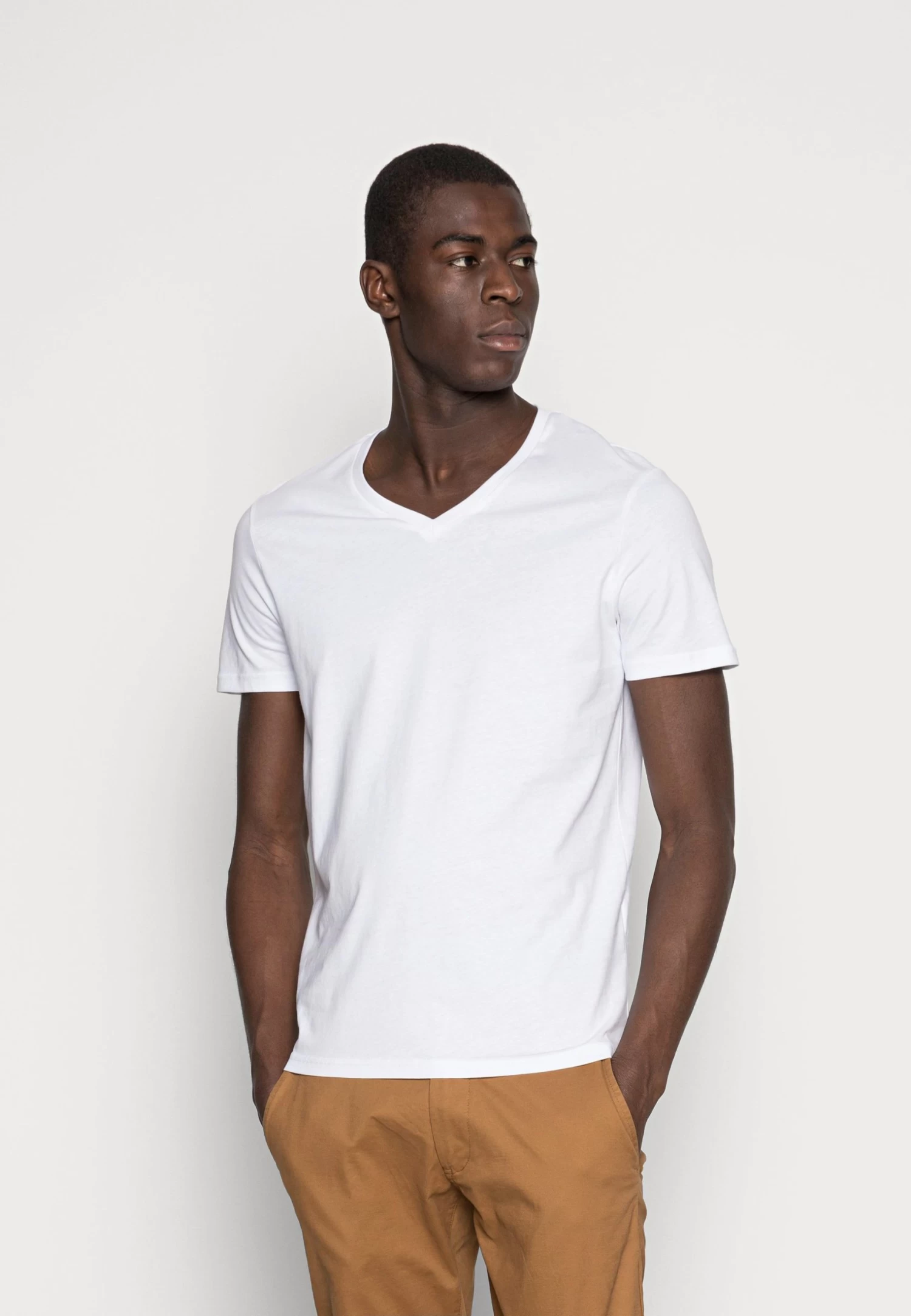 Pier One 5 PackT-Shirt BasicWhite/Blue/Black Uomo T-shirt E Polo PI922O0GS-A12 4 Pier One 5 PackT-Shirt BasicWhite/Blue/Black Uomo T-shirt E Polo PI922O0GS-A12 - immagine 2