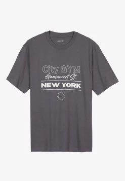 Pier One T-Shirt Con StampaBlack Uomo T-shirt E Polo PI922O0Y6-Q11 -Pier One 49ad2a4613b94aa0ab1d11046d75124e