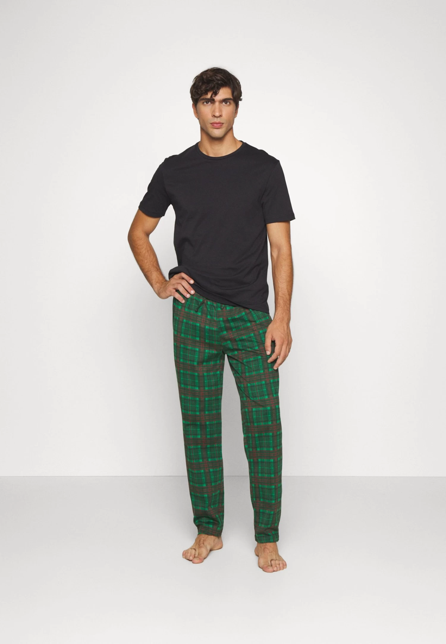 Pier One Single - Pigiama - Black/Green 4 Pier One Single - Pigiama - Black/Green - immagine 2