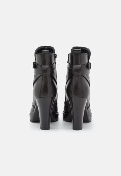 Pier One Leather Stivaletti Con PlateauBlack Donna Stivali PI911N09P-Q11 -Pier One 570d70e58d2d44628e558e2e68e9537e