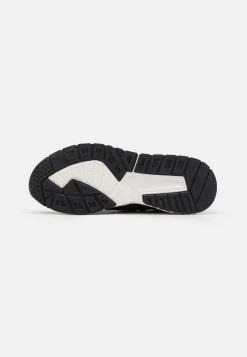 Pier One UnisexSneakers BasseBlack Donna Sneakers PI915O00M-Q11 -Pier One 631ed858c07d492fab7852eeec4dc5a9