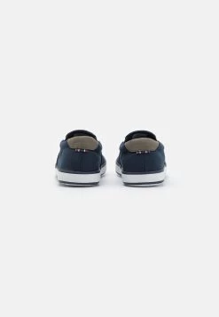 Pier One Unisex - Sneakers Basse - Dark Blue -Pier One 6ef35402e6874213ab2a07f1503526e4