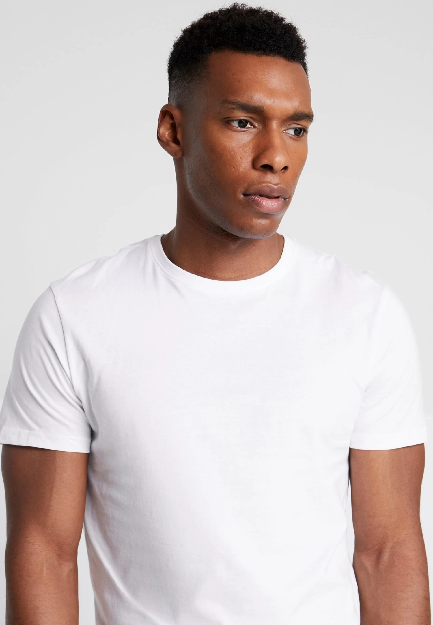 Pier One 3 PackT-Shirt BasicWhite Uomo T-shirt E Polo PI922O0GQ-A11 7 Pier One 3 PackT-Shirt BasicWhite Uomo T-shirt E Polo PI922O0GQ-A11 - immagine 5