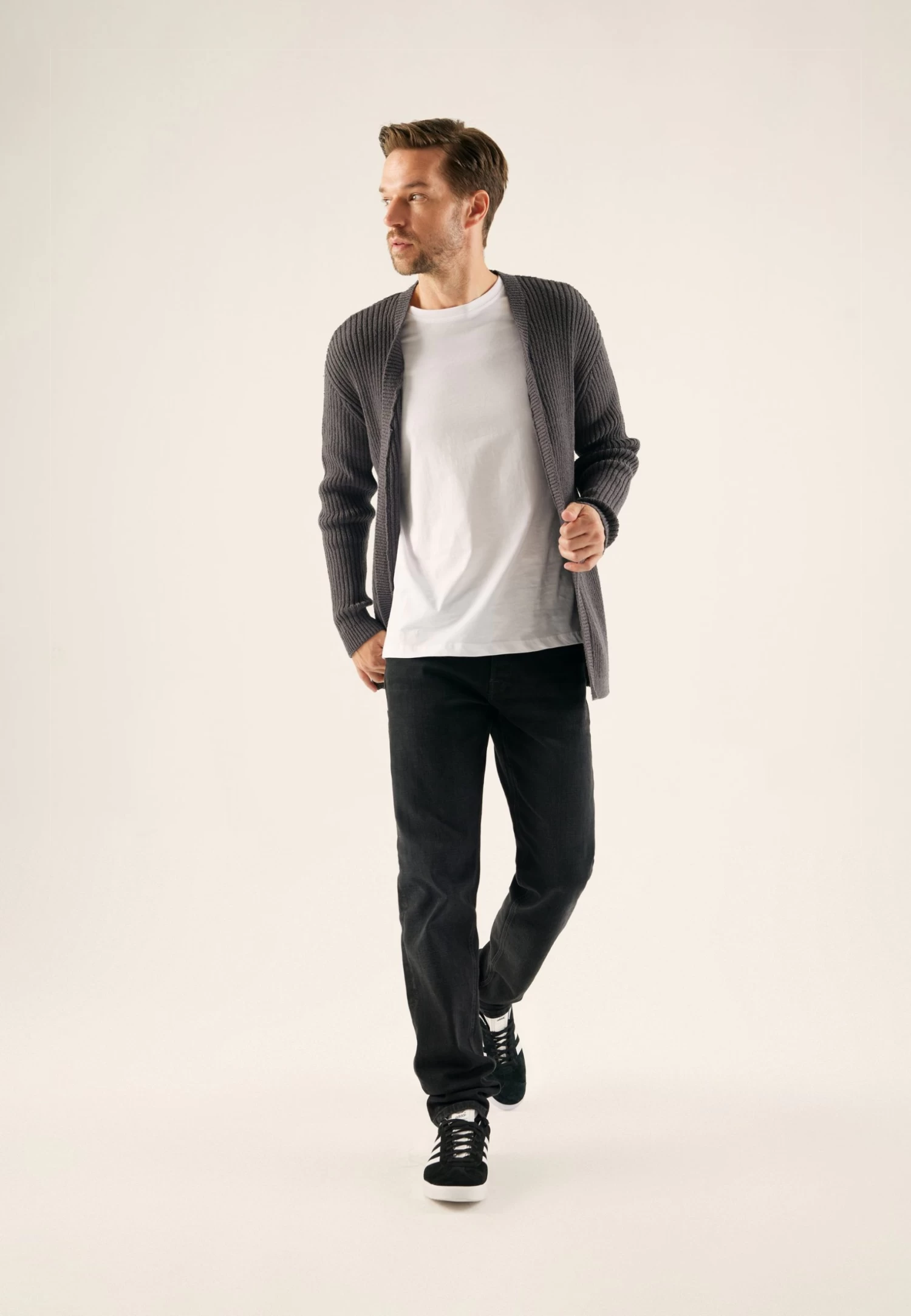 Pier One CardiganAnthracite Uomo Maglieria PI922Q0BV-Q11 4 Pier One CardiganAnthracite Uomo Maglieria PI922Q0BV-Q11 - immagine 2