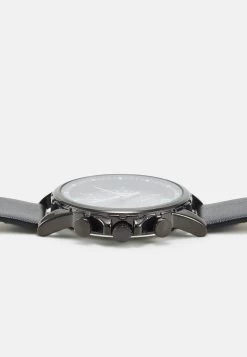 Pier One OrologioBlack Uomo Orologi PI952M01B-Q12 -Pier One 8d8a142d8fed4bda9d9e2904cbdd684a