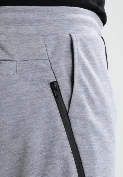 Pier One Pantaloni SportiviLight Grey Uomo Pantaloni PI922E03N-C11 -Pier One 945c619f1e5c46c6a04b229d5a4d93f9