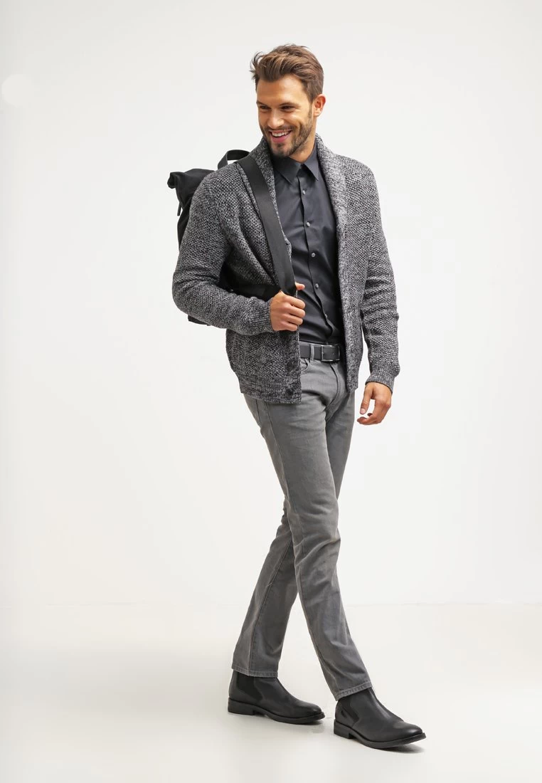 Pier One CardiganDark Grey Melange Uomo Maglieria PI922QA0C-C11 4 Pier One CardiganDark Grey Melange Uomo Maglieria PI922QA0C-C11 - immagine 2