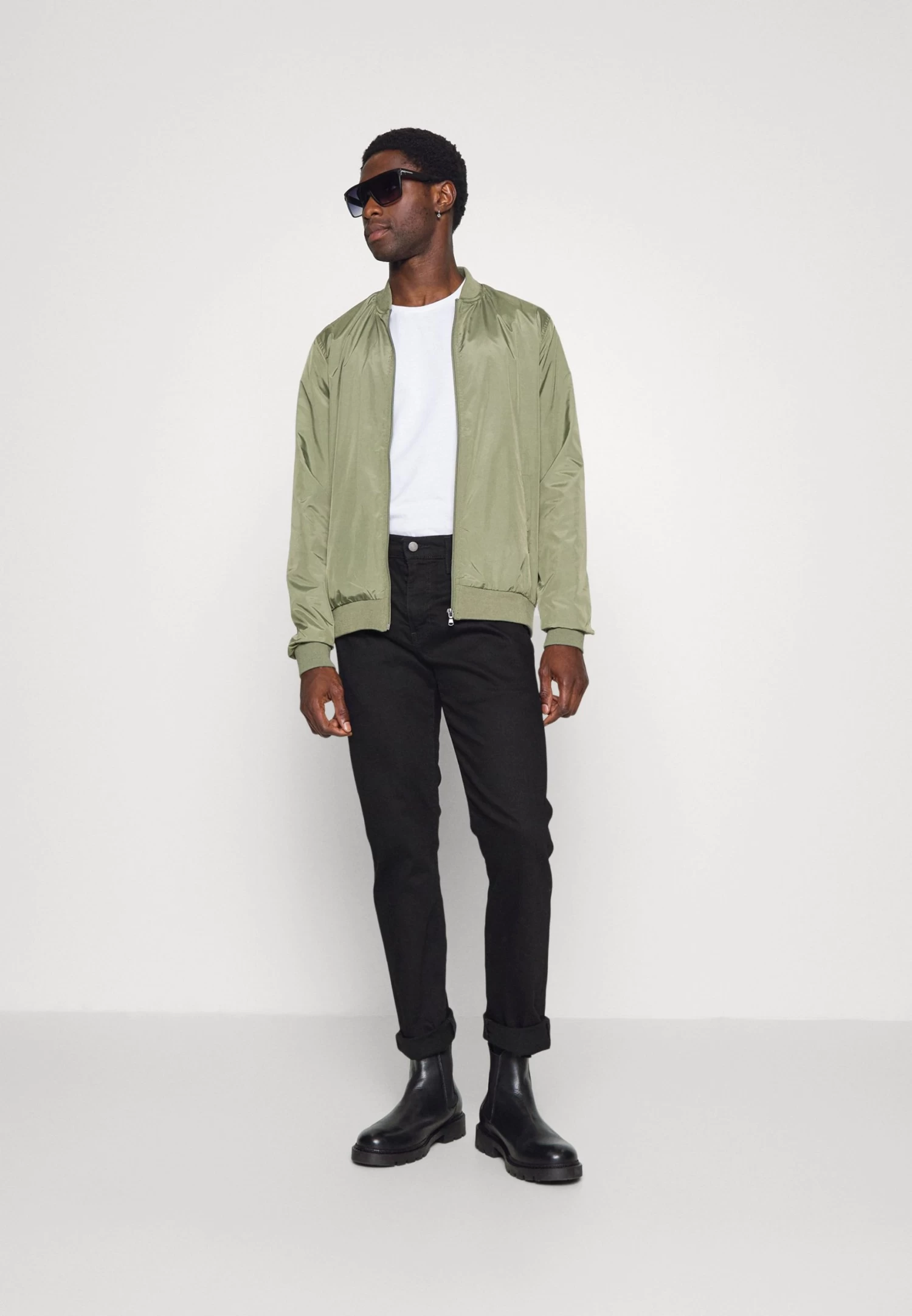Pier One Giubbotto Bomber - Olive 4 Pier One Giubbotto Bomber - Olive - immagine 2