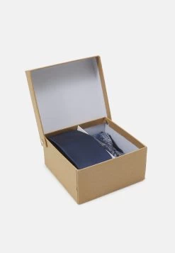 Pier One SetCravattaDark Blue Uomo Cravatte E Accessori PI952R03E-K11 -Pier One 9f0c9c901ffb47ccaba643bd0838aa41