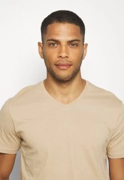 Pier One 3 PackT-Shirt BasicKhaki/Tan/Dark Blue Uomo T-shirt E Polo PI922O0QQ-N11 15 Pier One 3 PackT-Shirt BasicKhaki/Tan/Dark Blue Uomo T-shirt E Polo PI922O0QQ-N11 -Pier One bbffca6578f845cdab35cb6a6e69d608