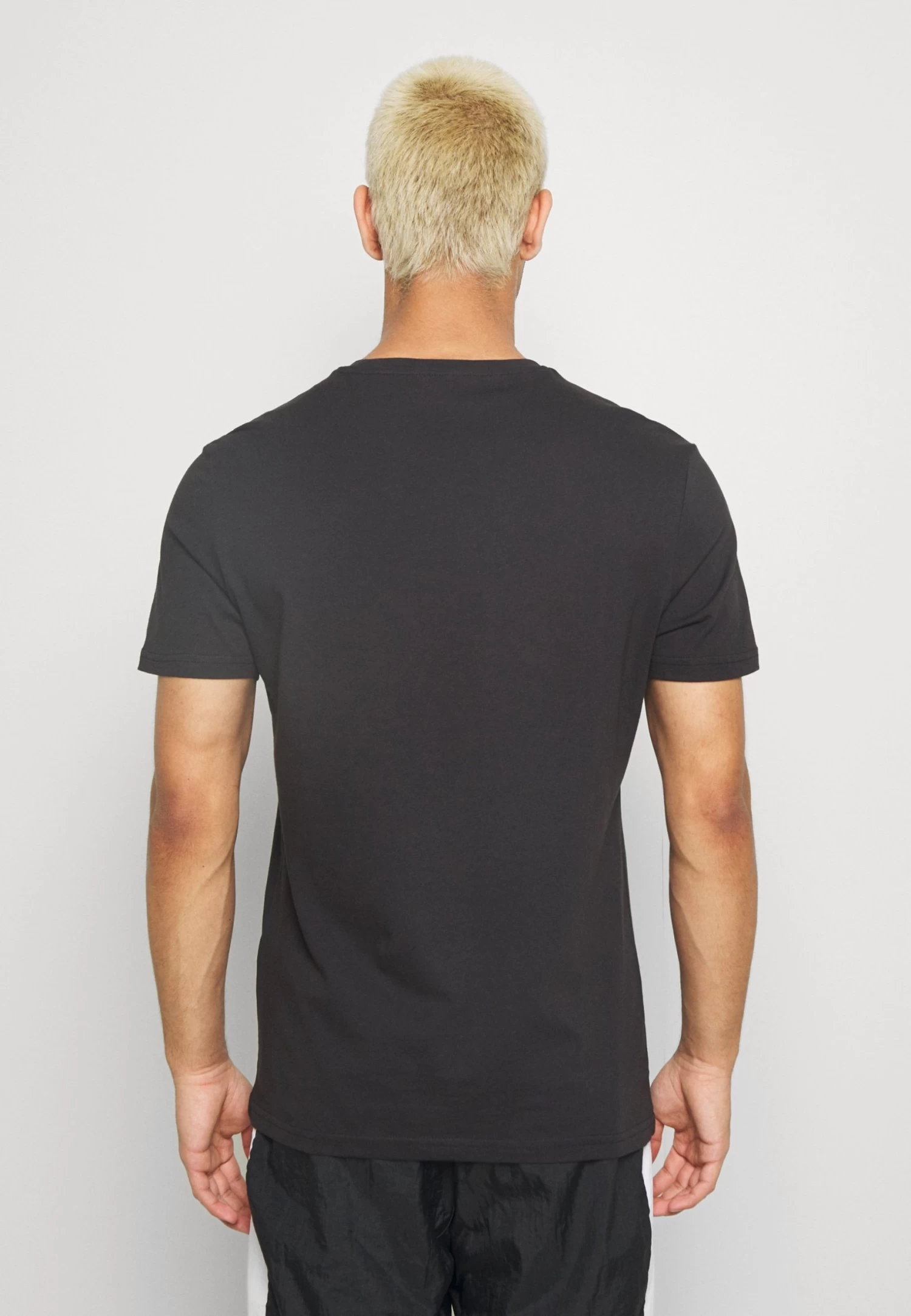 Pier One 7 Pack - T-Shirt Basic - Black 6 Pier One 7 Pack - T-Shirt Basic - Black - immagine 4