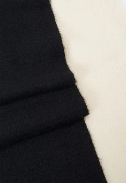 Pier One Set UnisexSciarpaBlack/Off-White Donna Sciarpe PI954G01O-Q11 -Pier One c81a6b5f93124c42941c6b423805c664