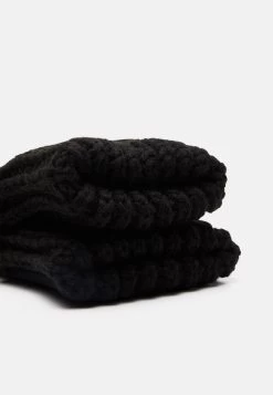 Pier One SetSciarpaBlack Uomo Cappellie Berretti PI952G01R-Q11 10 Pier One SetSciarpaBlack Uomo Cappellie Berretti PI952G01R-Q11 -Pier One c92365d50605499f8894d8134b71f297