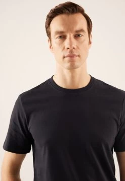 Pier One T-Shirt BasicBlack/White Uomo T-shirt E Polo PI922O0YL-Q11 12 Pier One T-Shirt BasicBlack/White Uomo T-shirt E Polo PI922O0YL-Q11 -Pier One c9712783f8494208922d5297213cff7e