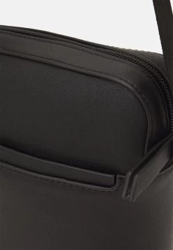 Pier One Borsa A TracollaBlack Uomo Borse PI952H06J-Q11 -Pier One cc28368760b546c881d3aca283d7a281