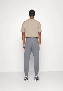 Pier One Pantaloni SportiviDark Grey Uomo Pantaloni PI922E03N-C16 10 Pier One Pantaloni SportiviDark Grey Uomo Pantaloni PI922E03N-C16 -Pier One d666750459d94c8ea69b6648f54c3e51