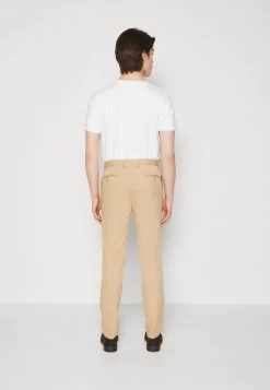 Pier One PantaloniBeige Uomo Completi E Cravatte PI922E057-B11 10 Pier One PantaloniBeige Uomo Completi E Cravatte PI922E057-B11 -Pier One e472b5f0e2d248449d523022932cd784
