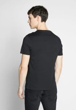 Pier One 3 PackT-Shirt BasicBlack/White/Blue Uomo T-shirt E Polo PI922O0GQ-Q13 10 Pier One 3 PackT-Shirt BasicBlack/White/Blue Uomo T-shirt E Polo PI922O0GQ-Q13 -Pier One e7497b751f8c4bd498980e2ffe8f6ae0