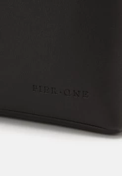 Pier One Borsa A TracollaBlack Uomo Borse PI952H06J-Q11 -Pier One e915708ca5644c8ab80ec337b97dafc5