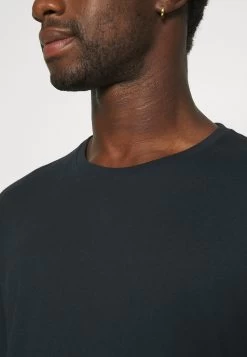 Pier One 2 PackMaglietta A Manica LungaOlive/Dark Blue Uomo T-shirt E Polo PI922O0GT-N11 -Pier One f69abb7916144e8aa0b01718277e8c4a