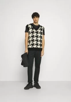 Pier One 5 PackT-Shirt BasicWhite/Black/Dark Blue Uomo T-shirt E Polo PI922O0TV-A11