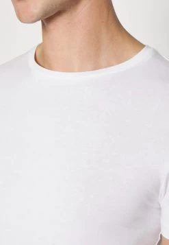 Pier One 3 Pack Muscle Fit T-Shirt BasicWhite Uomo T-shirt E Polo PI922O0Y9-A11 -Pier One fbff782df8bd48e785ba49657f6e4762